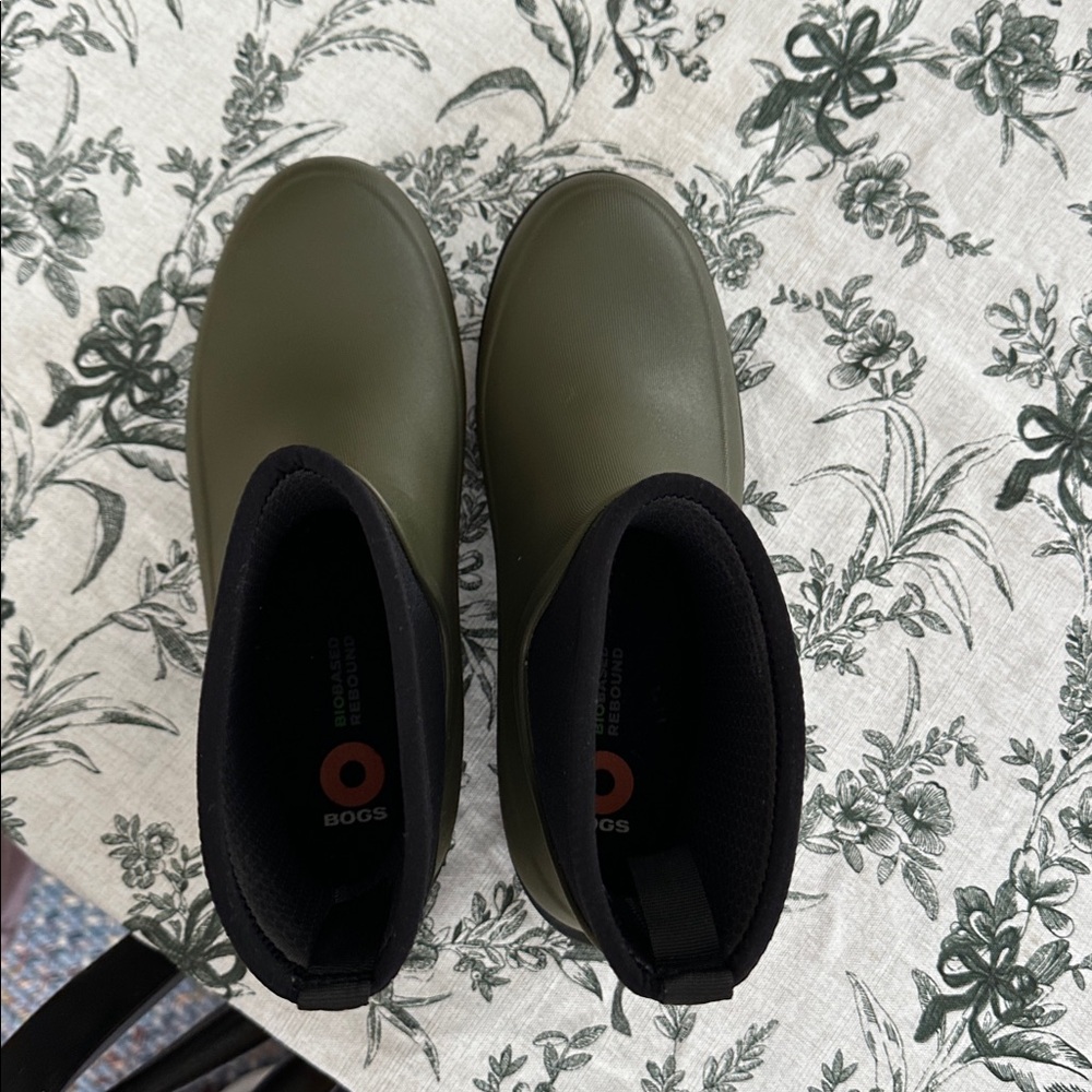 Bogs Hazel Chelsea Boot, size 10 Women’s. - Picture 4 of 4
